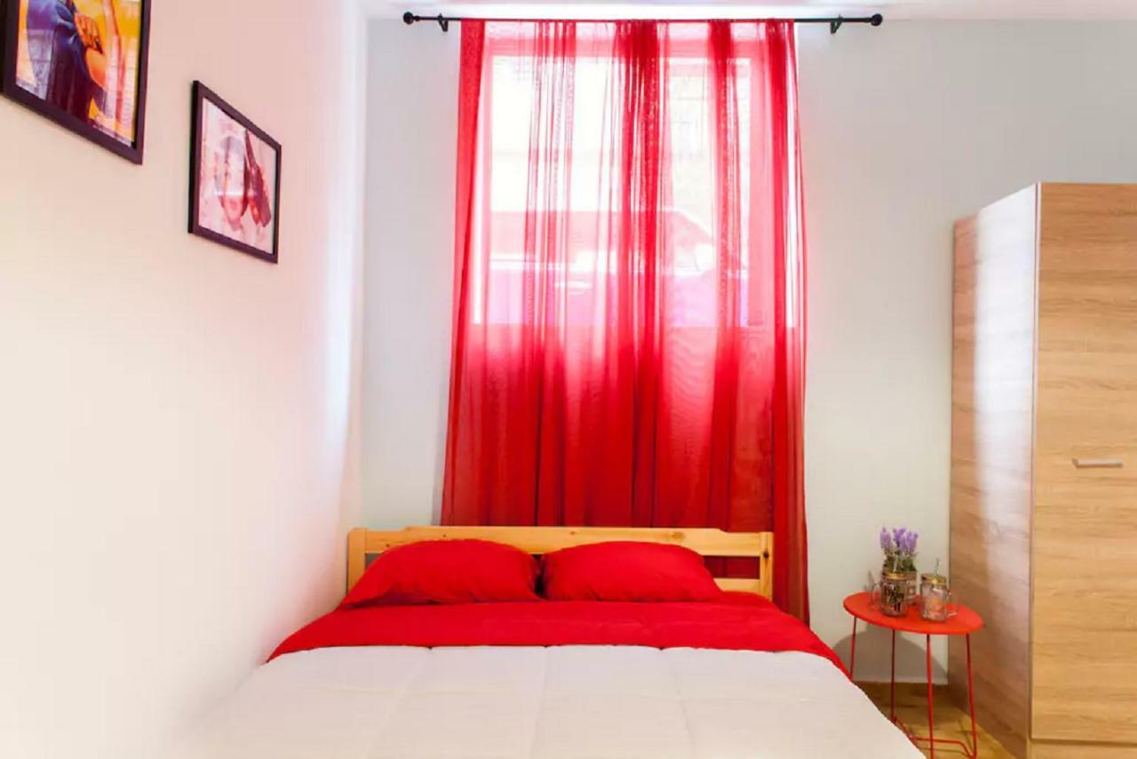 Studio For Couples Near Downtown イラクリオン エクステリア 写真